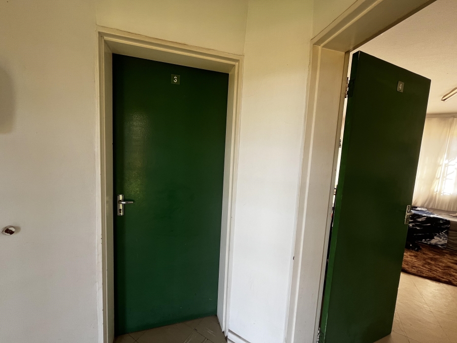 1 Bedroom Property for Sale in Philip Nel Park Gauteng