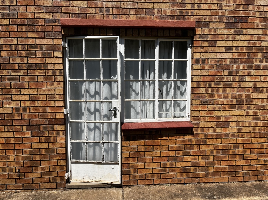 1 Bedroom Property for Sale in Philip Nel Park Gauteng
