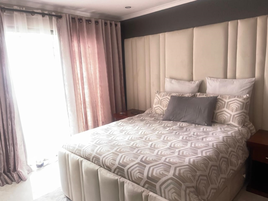 To Let 1 Bedroom Property for Rent in Fontainebleau Gauteng