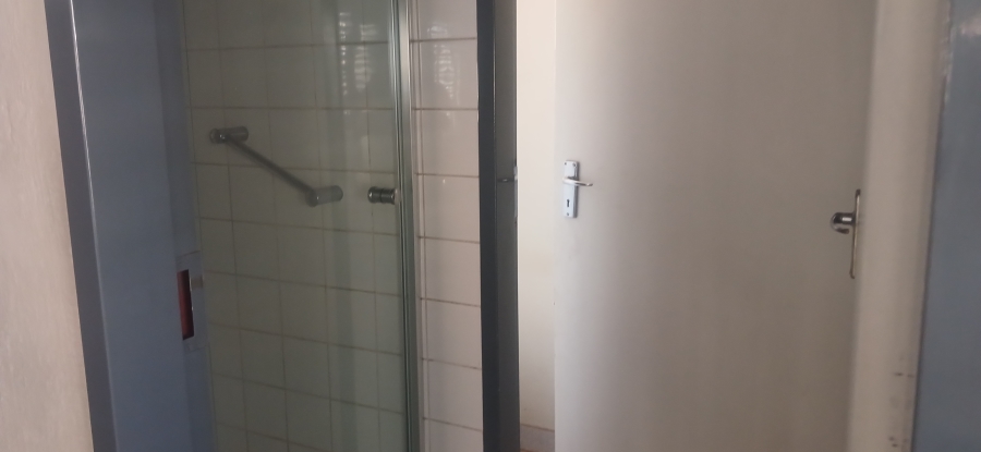 To Let Commercial Property for Rent in Chloorkop Gauteng