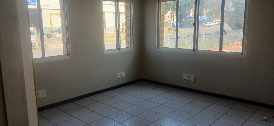 To Let Commercial Property for Rent in Chloorkop Gauteng