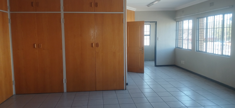 To Let Commercial Property for Rent in Chloorkop Gauteng