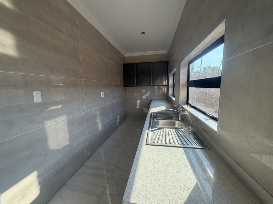 To Let 3 Bedroom Property for Rent in Erasmia Gauteng