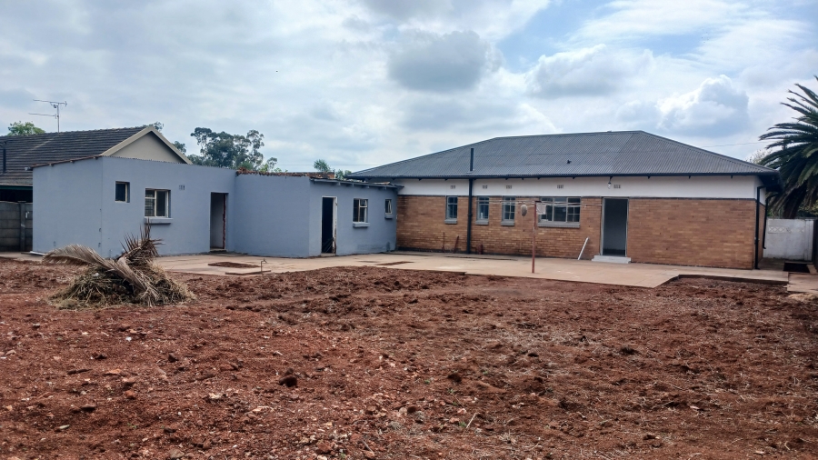3 Bedroom Property for Sale in Clayville East Gauteng