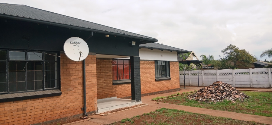 3 Bedroom Property for Sale in Clayville East Gauteng