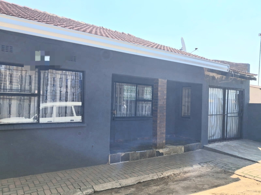 2 Bedroom Property for Sale in Tembisa Central Gauteng