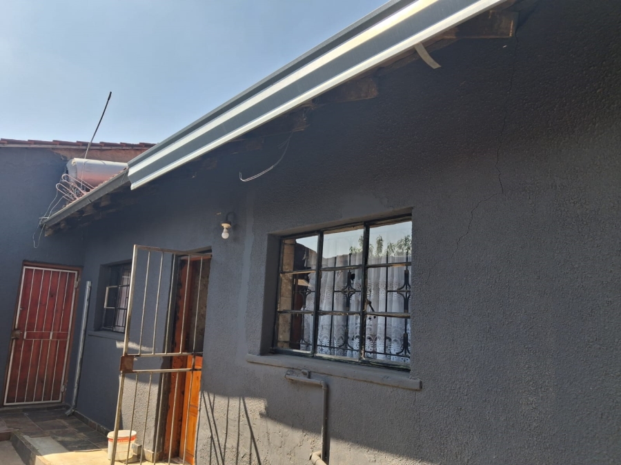 2 Bedroom Property for Sale in Tembisa Central Gauteng