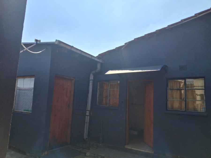 2 Bedroom Property for Sale in Tembisa Central Gauteng