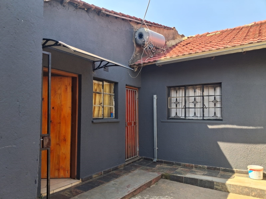 2 Bedroom Property for Sale in Tembisa Central Gauteng