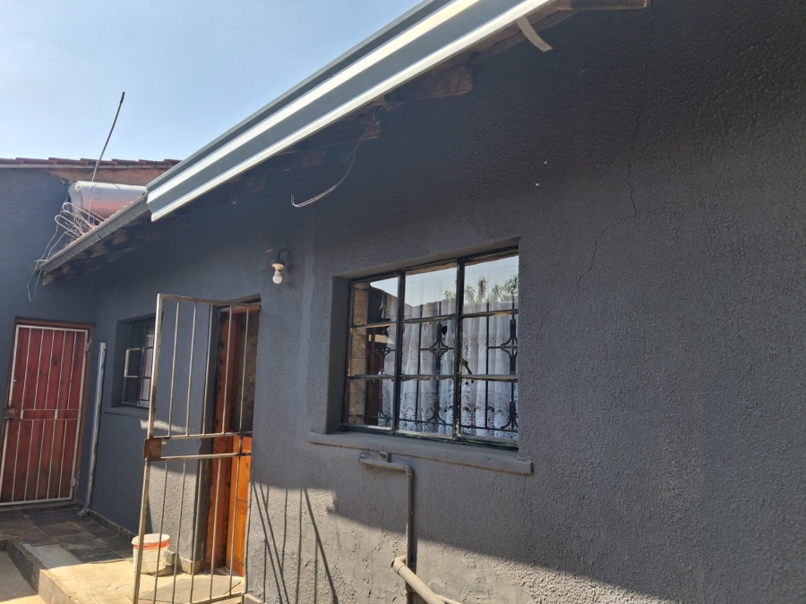2 Bedroom Property for Sale in Tembisa Central Gauteng