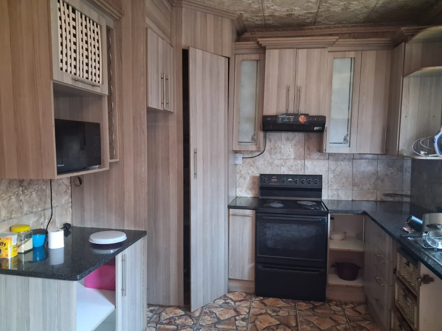 2 Bedroom Property for Sale in Tembisa Central Gauteng