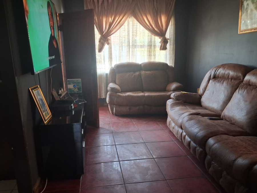 2 Bedroom Property for Sale in Tembisa Central Gauteng