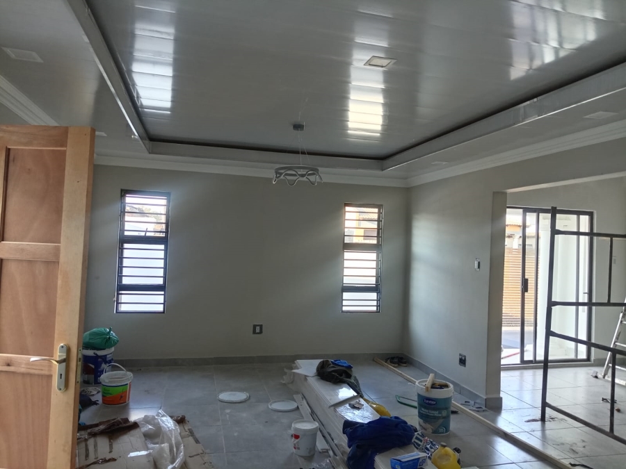 3 Bedroom Property for Sale in Lakeside Gauteng