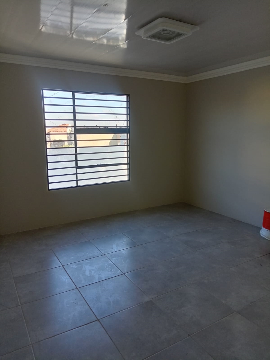 3 Bedroom Property for Sale in Lakeside Gauteng