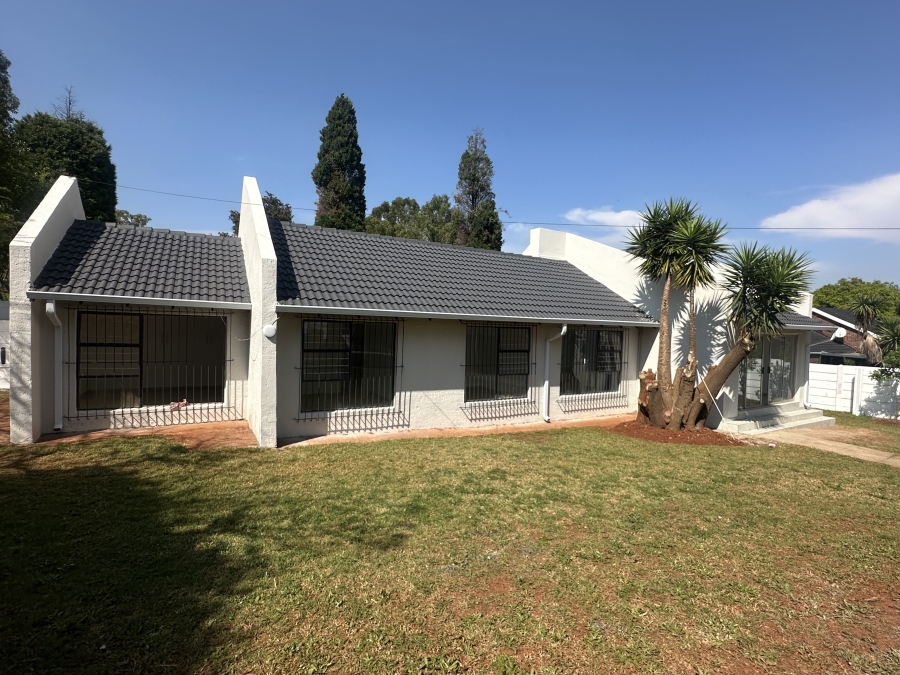 To Let 3 Bedroom Property for Rent in Roodekrans Gauteng