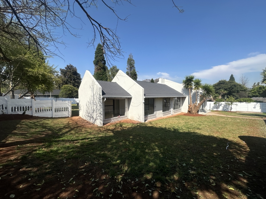 To Let 3 Bedroom Property for Rent in Roodekrans Gauteng