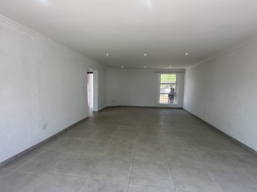 To Let 3 Bedroom Property for Rent in Roodekrans Gauteng