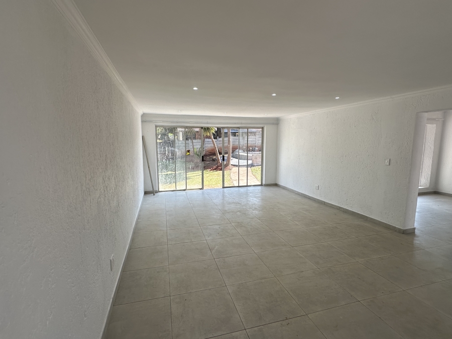 To Let 3 Bedroom Property for Rent in Roodekrans Gauteng