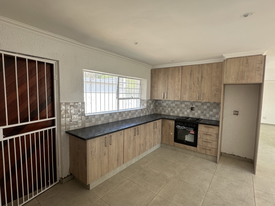 To Let 3 Bedroom Property for Rent in Roodekrans Gauteng