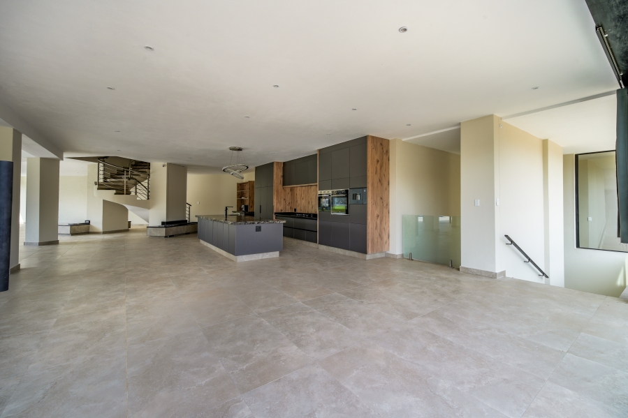 7 Bedroom Property for Sale in Woodhill Estate Gauteng