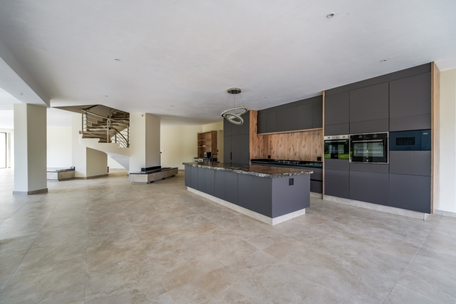 7 Bedroom Property for Sale in Woodhill Estate Gauteng