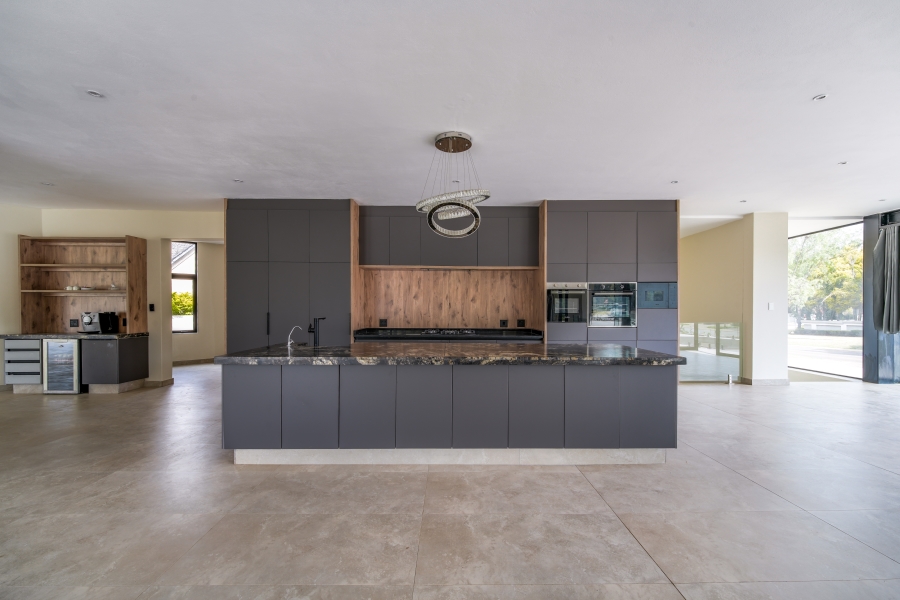 7 Bedroom Property for Sale in Woodhill Estate Gauteng