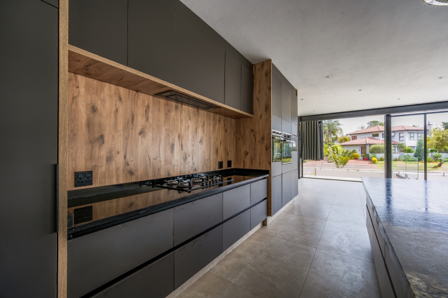 7 Bedroom Property for Sale in Woodhill Estate Gauteng