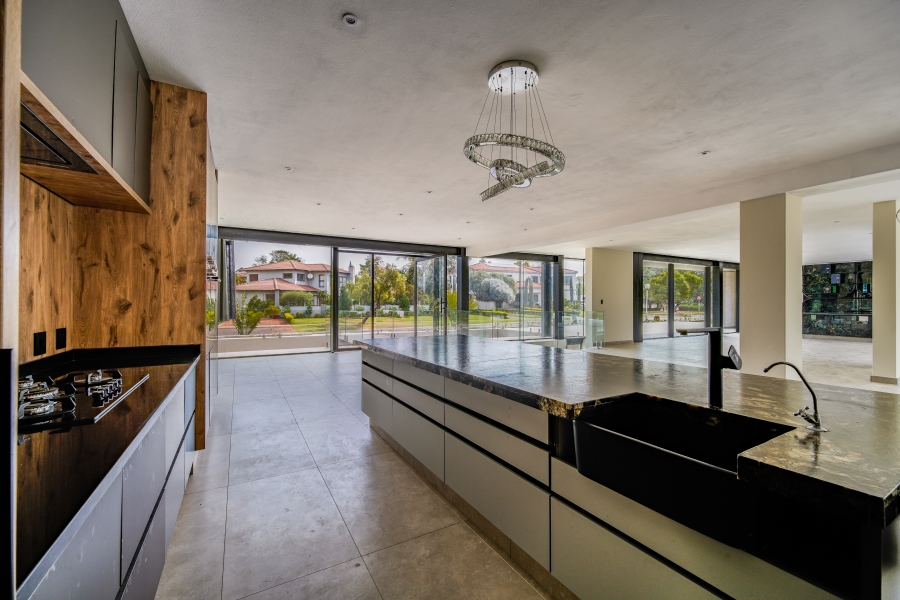 7 Bedroom Property for Sale in Woodhill Estate Gauteng