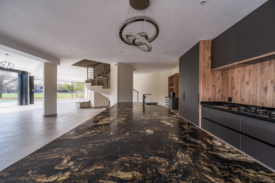 7 Bedroom Property for Sale in Woodhill Estate Gauteng