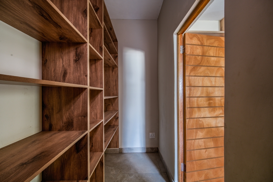 7 Bedroom Property for Sale in Woodhill Estate Gauteng