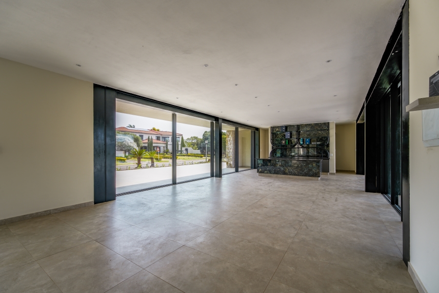 7 Bedroom Property for Sale in Woodhill Estate Gauteng