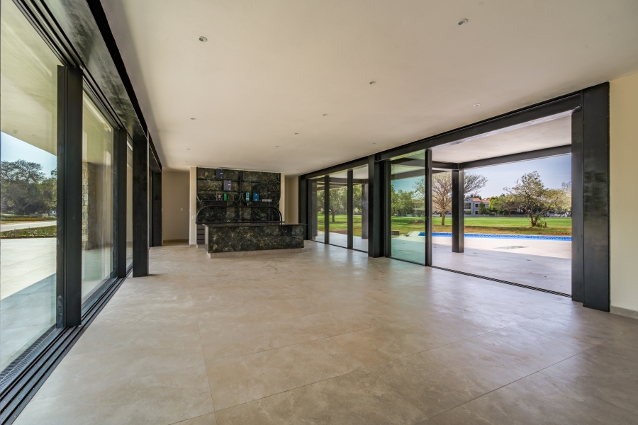 7 Bedroom Property for Sale in Woodhill Estate Gauteng