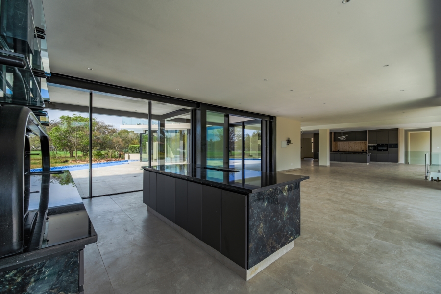 7 Bedroom Property for Sale in Woodhill Estate Gauteng