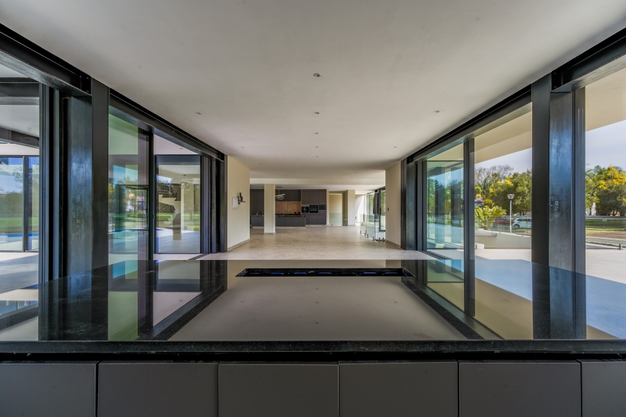 7 Bedroom Property for Sale in Woodhill Estate Gauteng