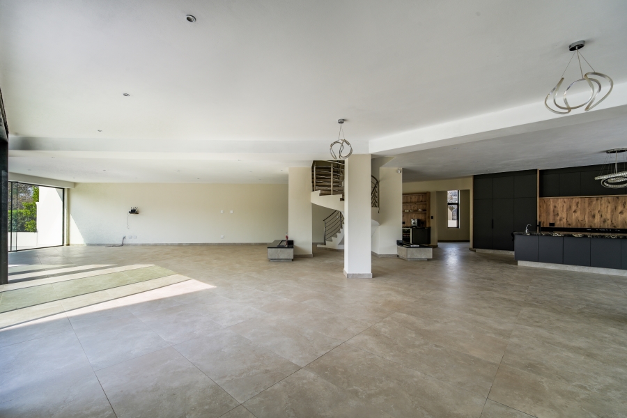 7 Bedroom Property for Sale in Woodhill Estate Gauteng