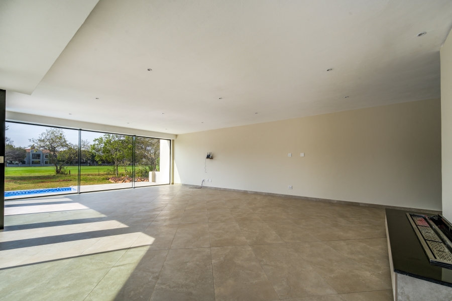 7 Bedroom Property for Sale in Woodhill Estate Gauteng