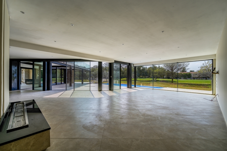 7 Bedroom Property for Sale in Woodhill Estate Gauteng