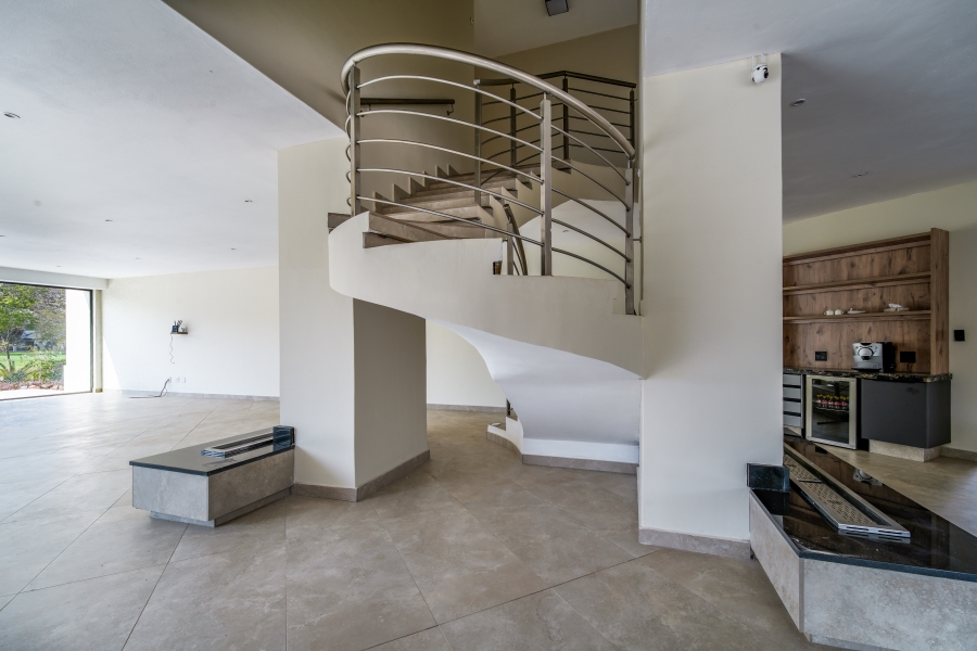 7 Bedroom Property for Sale in Woodhill Estate Gauteng