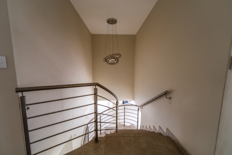 7 Bedroom Property for Sale in Woodhill Estate Gauteng