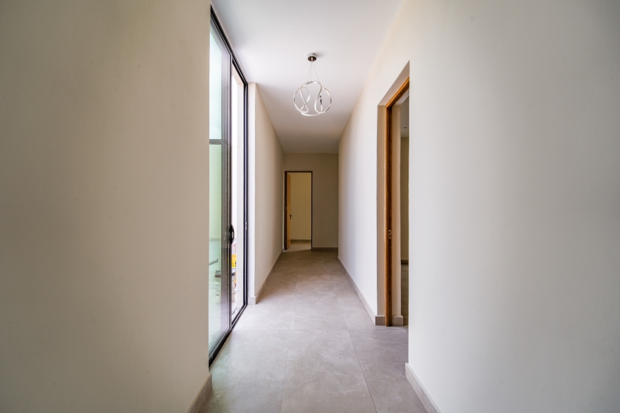 7 Bedroom Property for Sale in Woodhill Estate Gauteng