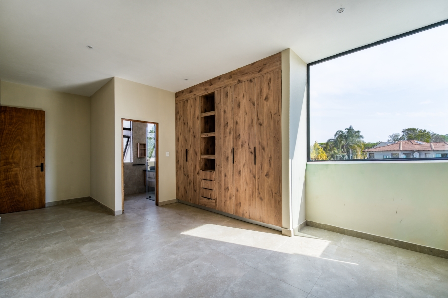 7 Bedroom Property for Sale in Woodhill Estate Gauteng