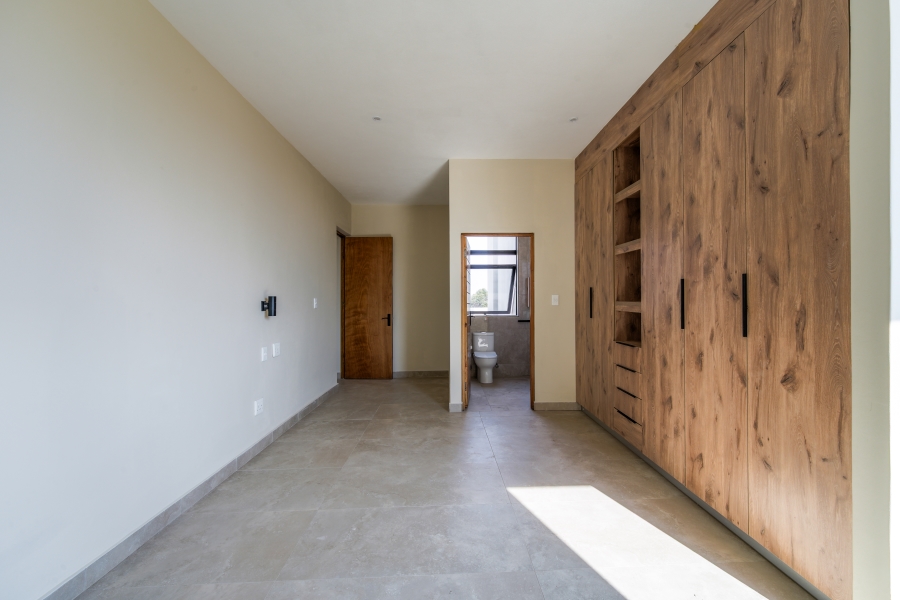 7 Bedroom Property for Sale in Woodhill Estate Gauteng