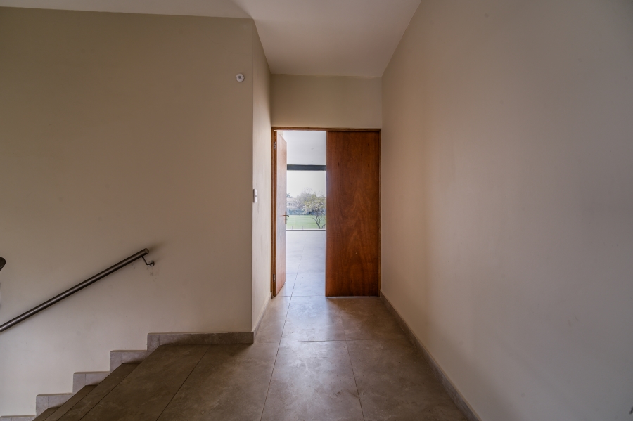 7 Bedroom Property for Sale in Woodhill Estate Gauteng