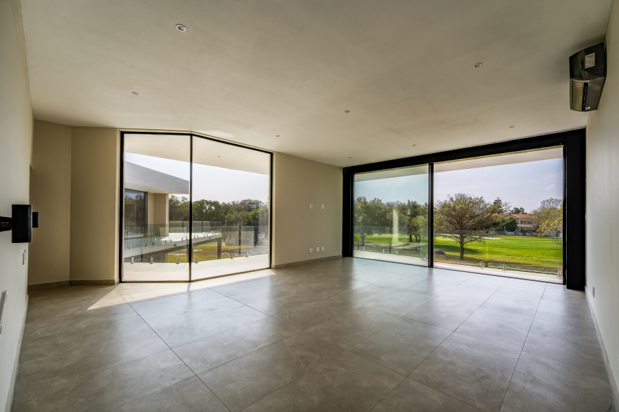 7 Bedroom Property for Sale in Woodhill Estate Gauteng