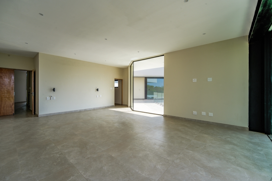 7 Bedroom Property for Sale in Woodhill Estate Gauteng