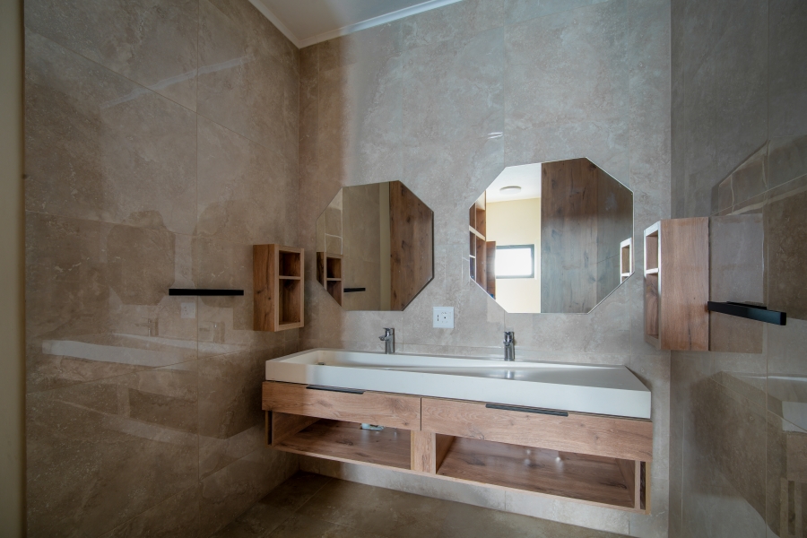 7 Bedroom Property for Sale in Woodhill Estate Gauteng