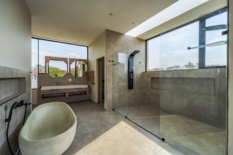 7 Bedroom Property for Sale in Woodhill Estate Gauteng