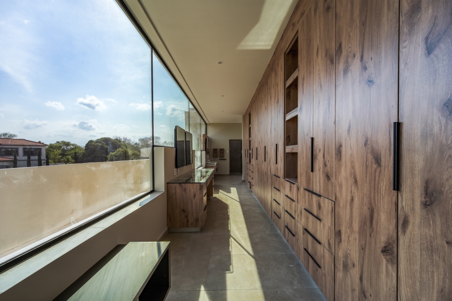 7 Bedroom Property for Sale in Woodhill Estate Gauteng