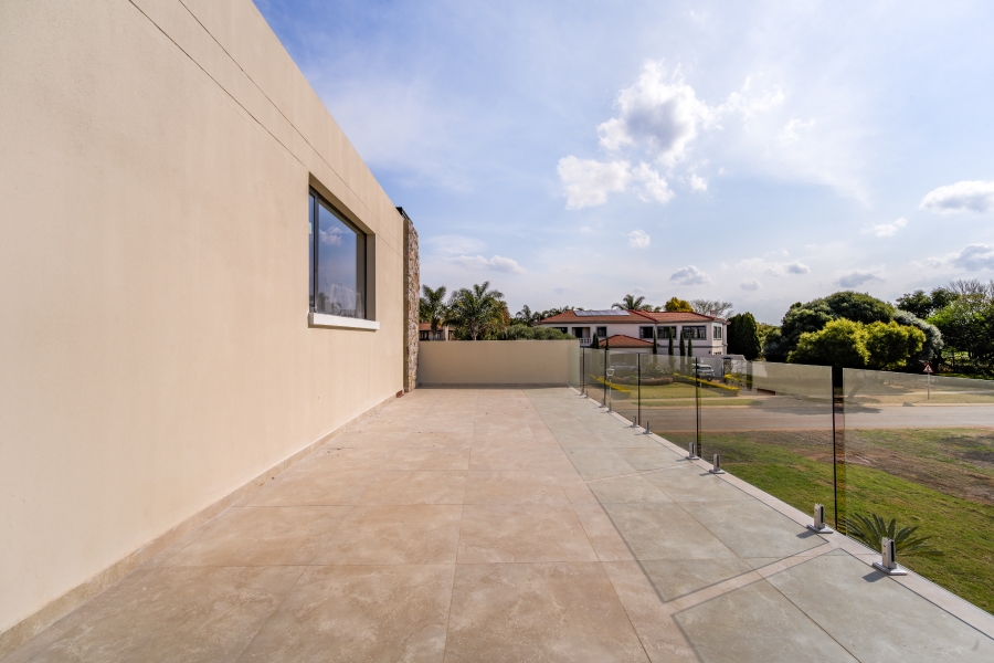 7 Bedroom Property for Sale in Woodhill Estate Gauteng