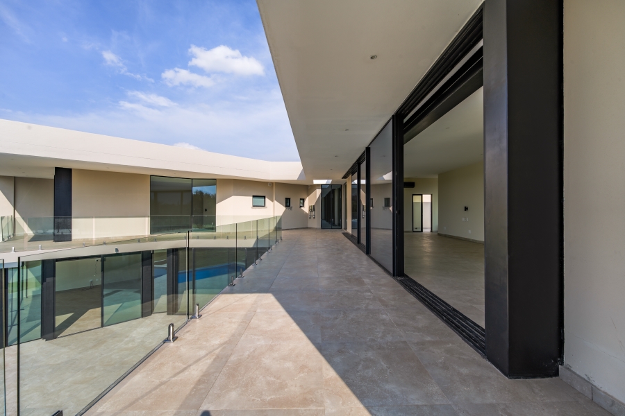 7 Bedroom Property for Sale in Woodhill Estate Gauteng